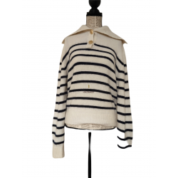 Pull oversize col montant...