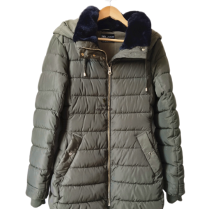 Manteau doudoune avec capuche Zara vert kaki M Excellent état
